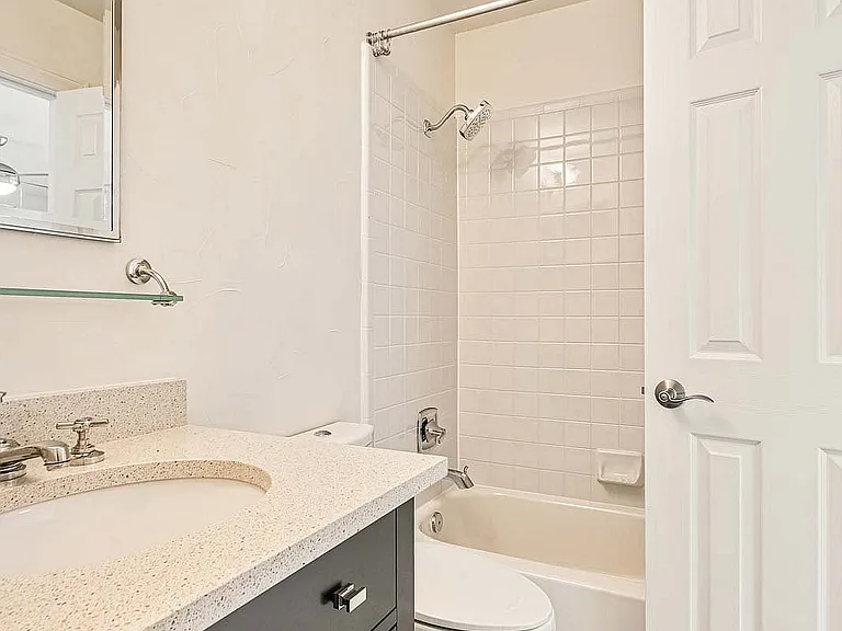 5511 Courtyard Dr — Photo 24