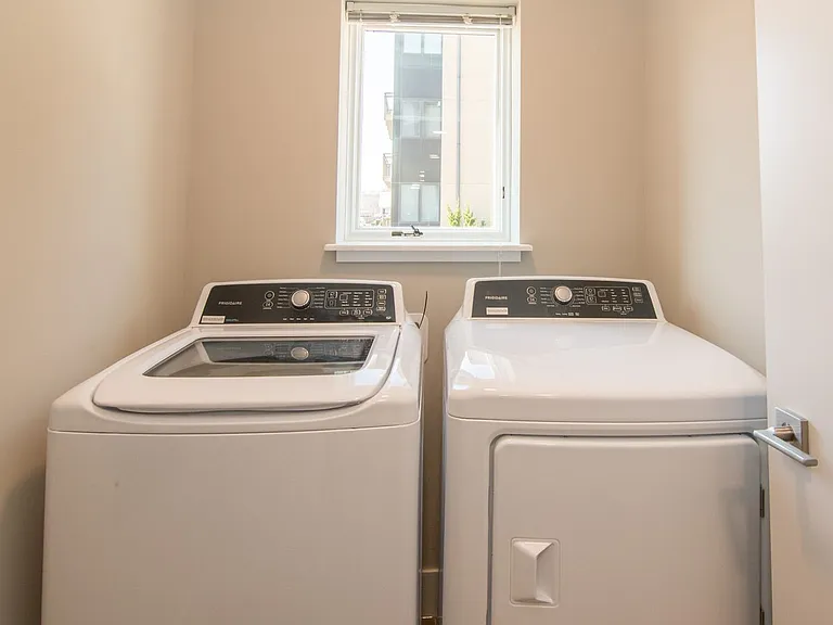 Sunrise Apartments — Photo 43
