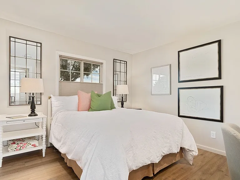 16915 Dominican Dr — Photo 5