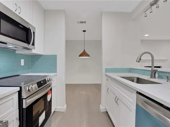 1412 Tuxworth Cir, Decatur, GA 30033