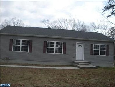 2nd image of 2845 Paris Pl