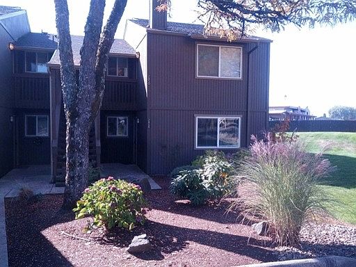 2nd image of 2848 Newton Pl