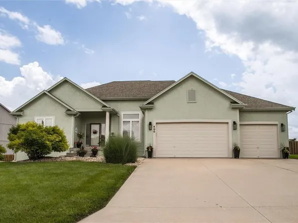 400 SE Stillwater Dr, Lees Summit, MO 64063