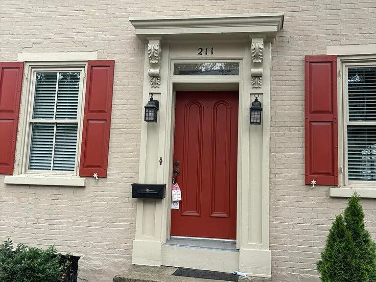 211 N 3rd St — Photo 1