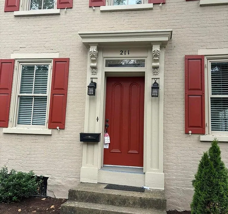 211 N 3rd St