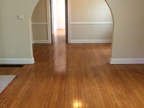 3rd image of 4329 Roanoke Pkwy APT 1