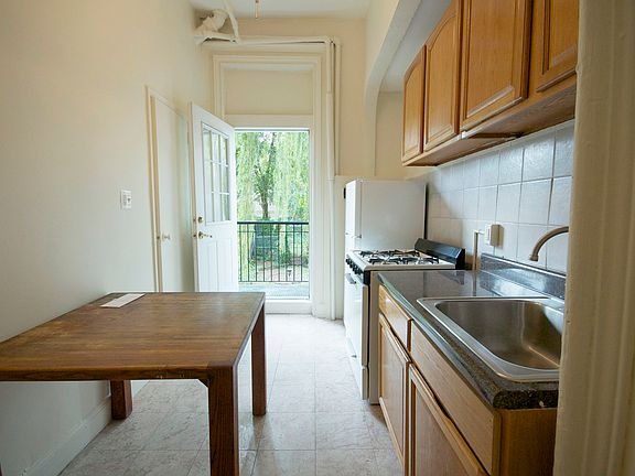 3rd image of 2109 5th Ave APT 1