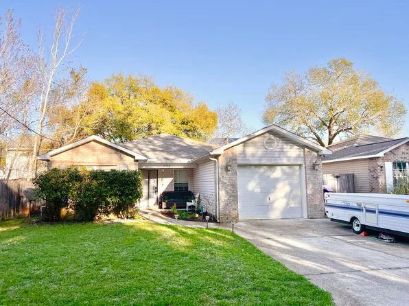 352 Harris St, Mary Esther, FL 32569