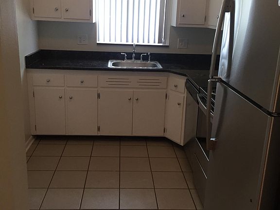 Granite Counter-top & Stainless 