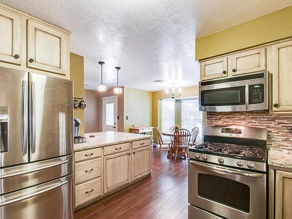 2nd image of 8106 17th Green Dr