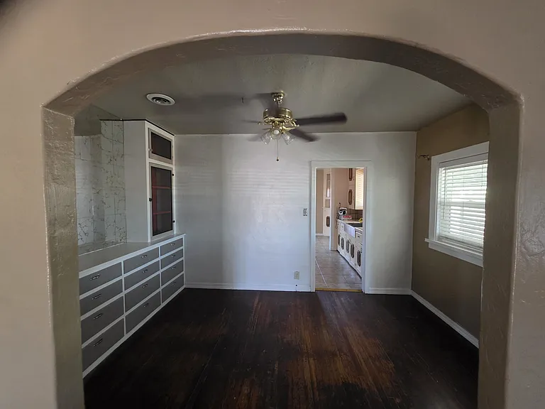 206 G St — Photo 4