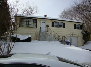 25 Camp Pl, Bridgeport, CT 06606