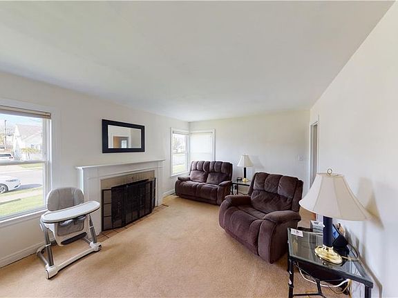 3rd image of 148 Hamilton Blvd