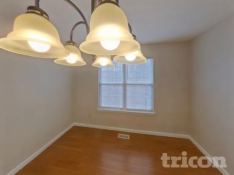 5085 Forest View Trl — Photo 4