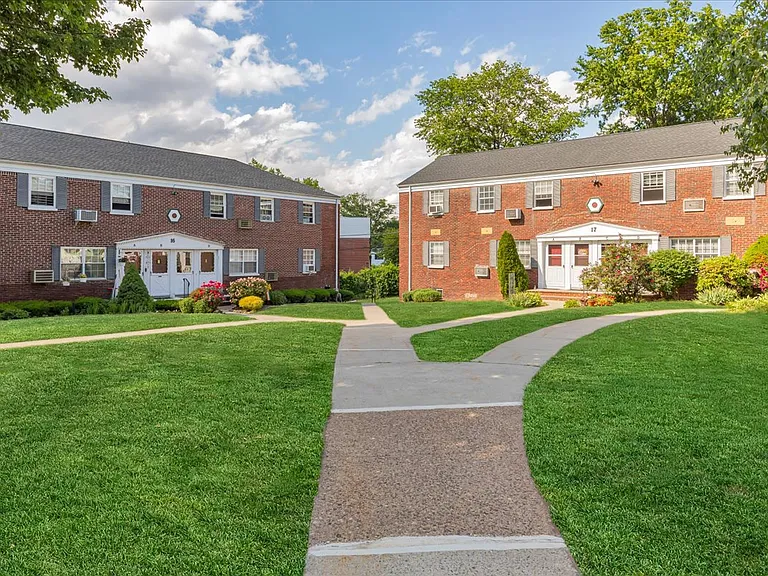 11B W Roselle Ave #11B — Photo 34