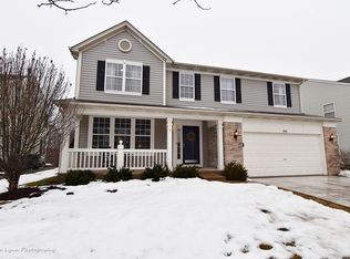 584 S Collins St, South Elgin, IL 60177