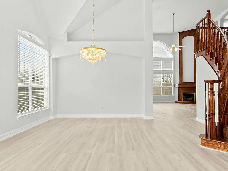 3131 Atrium Dr — Photo 8