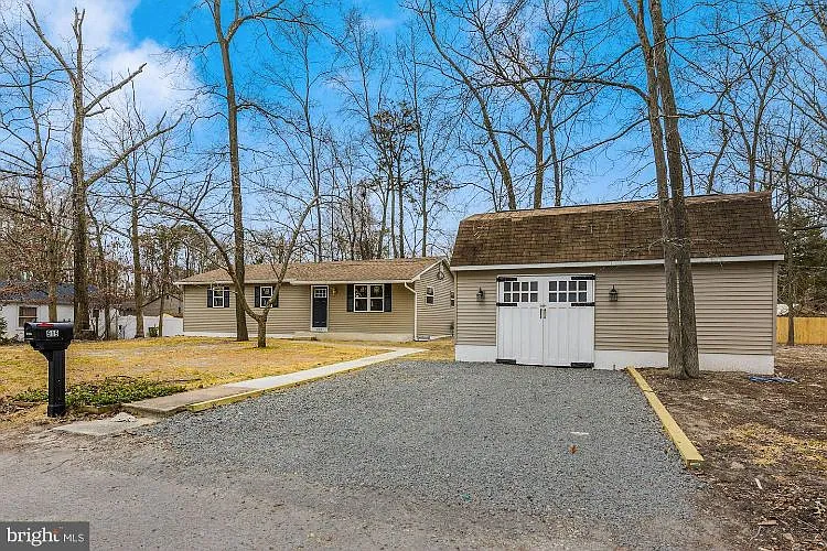 919 Poplar Ln photo 1