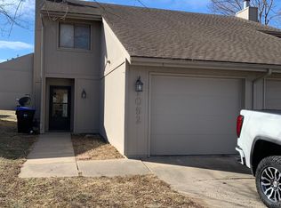 1052 SW Lilly Cir, Topeka, KS 66604