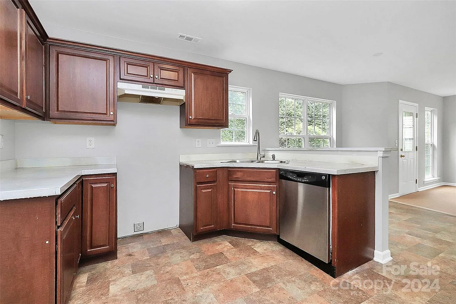 3 bed, 1460 sqft, $2,100 — Photo 1