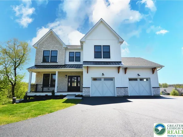 4740 Hillcrest Ln, Whitehall, PA 18052