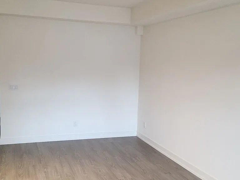 16 Melbourne Ave N #106B — Photo 3
