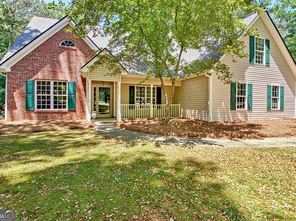 325 Bartlett Dr, Sharpsburg, GA 30277