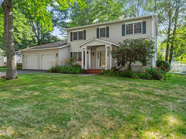 10 Tiffany Place, Saratoga Springs, NY 12866