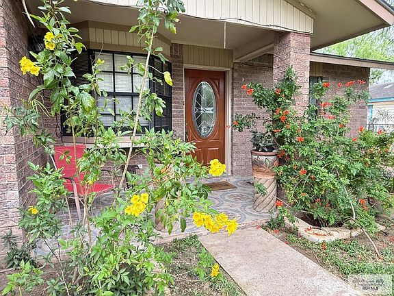 5th image of 134 Elena St