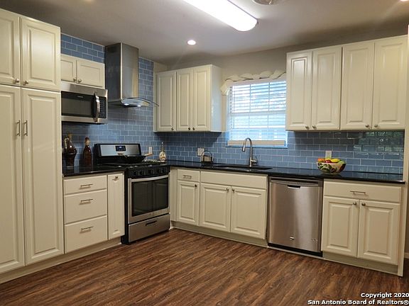 5th image of 209 Trudy Ln
