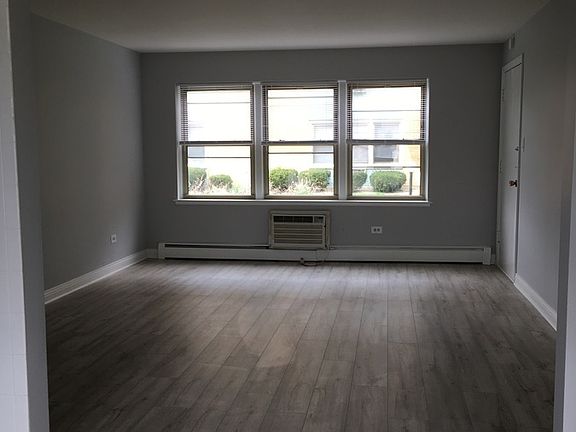 5th image of 9811 S Kedzie Ave APT 1E