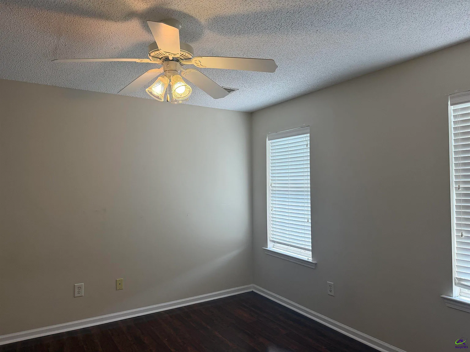 2 bed, 2.0 bath, 962 sqft, $1,100 — Photo 4