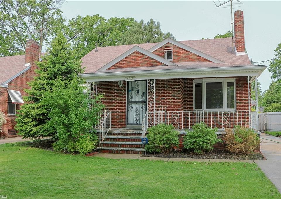 1st image of 832 Highland Park Blvd