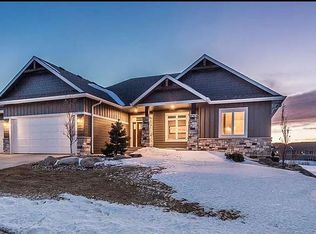 2015 S Meadowview Cir, Sioux Falls, SD 57110