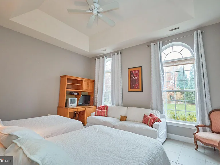 12815 Braddock Rd — Photo 18