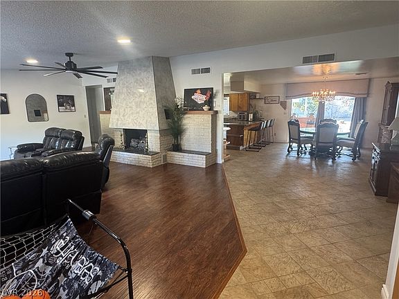 5th image of 5881 S Sandhill Rd