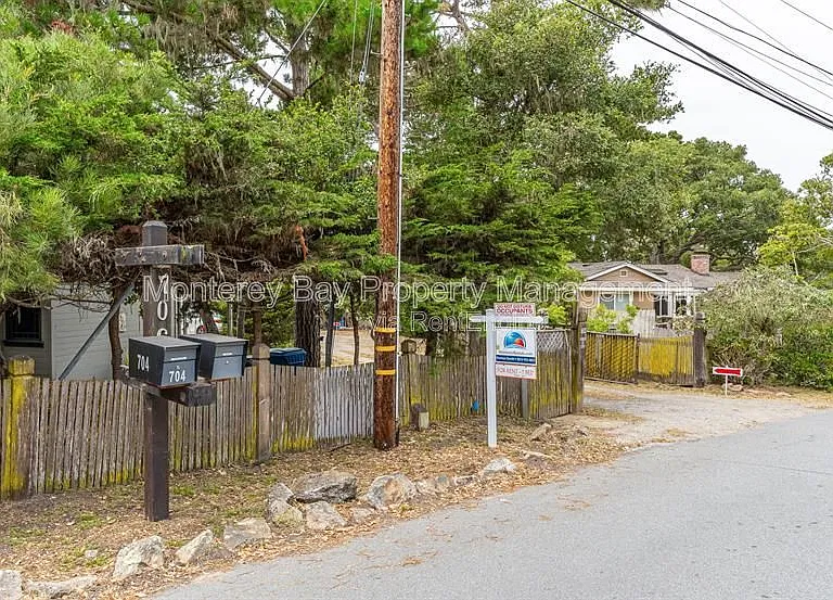 706 Crocker Ave — Photo 20