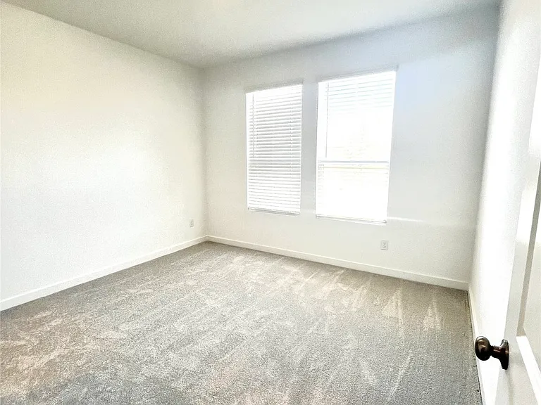 1904 Adams Dr — Photo 6