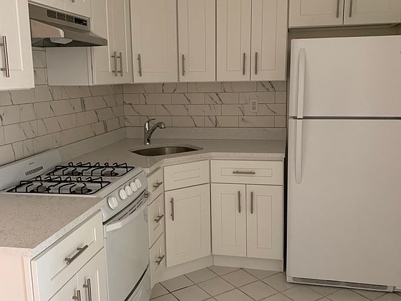 3rd image of 9-17 27th Ave #2F