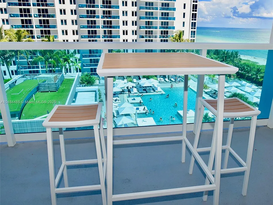2301 Collins Ave #815/814