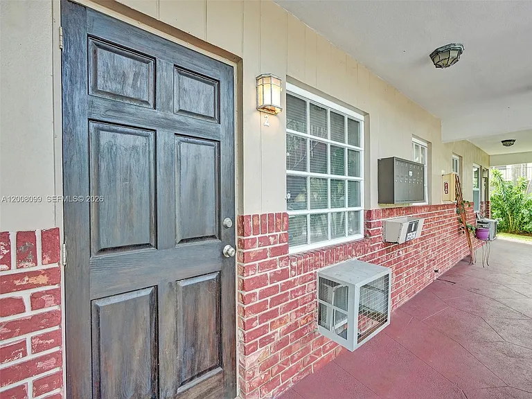 1211 NE 23rd Ave #2 — Photo 4