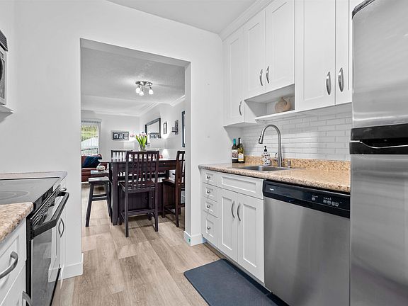 4th image of 315 Schoolhouse St #35
