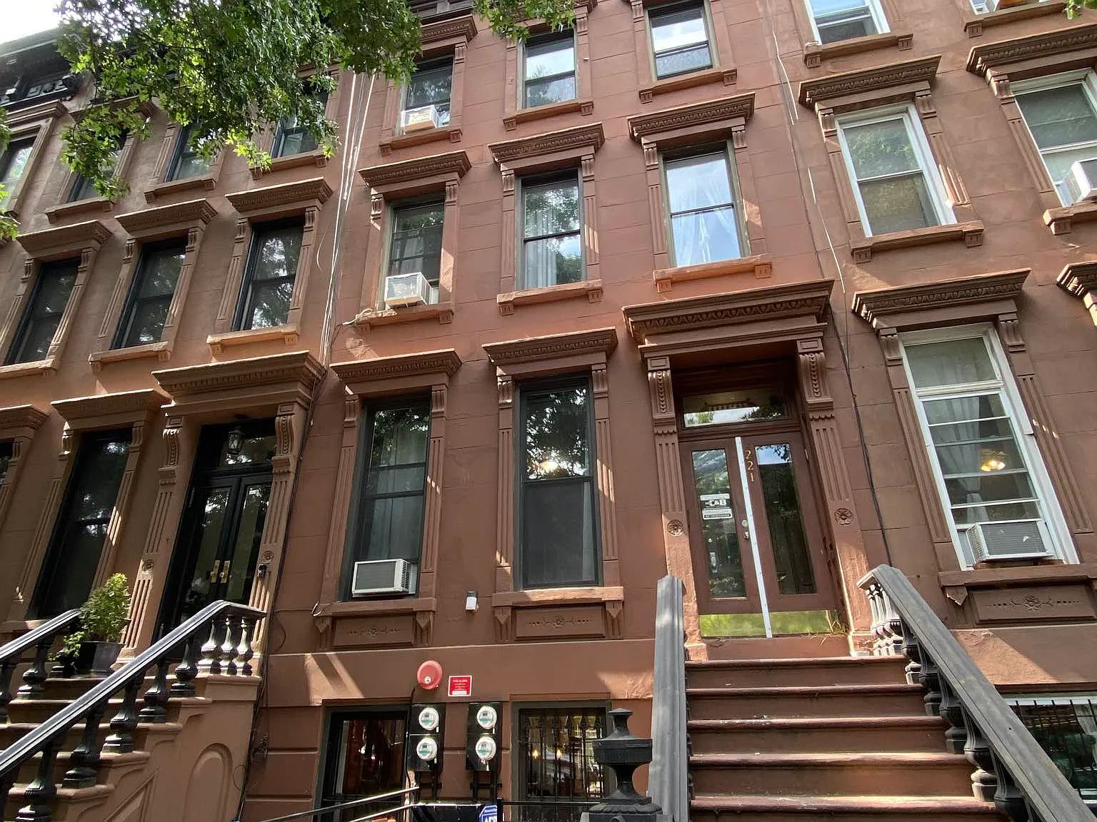 221 Jefferson Avenue — Photo 4