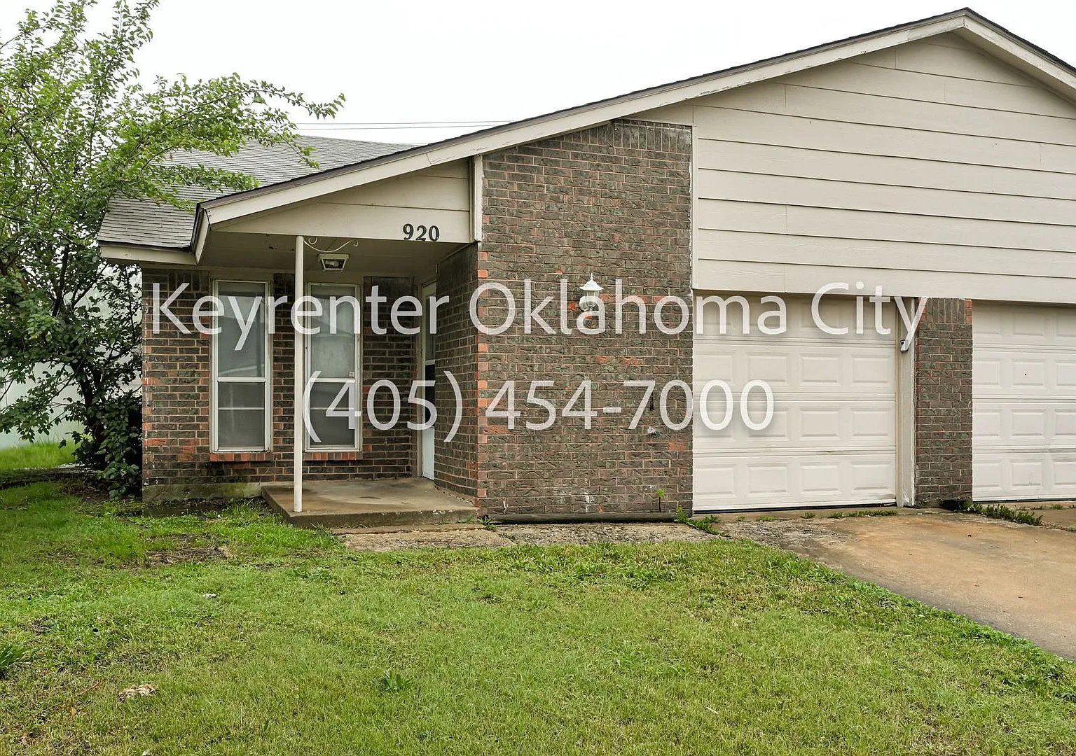 920-922 SW 97th St Duplex — Photo 4