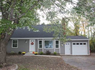 1885 Hopkins Rd, Getzville, NY 14068