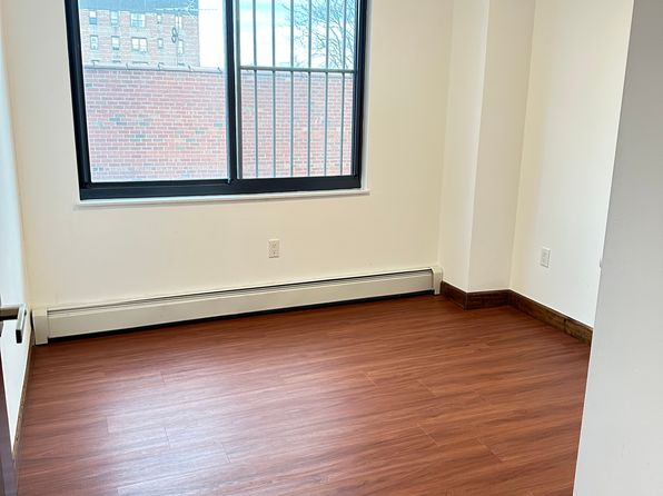 9103 Whitney Ave APT 4A