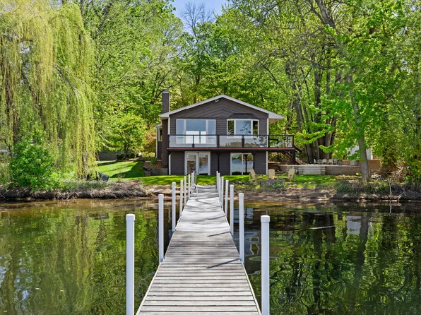 1340 Rest Point Ln, Mound, MN 55364