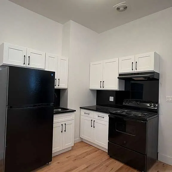 2789 Webb Ave — Photo 3