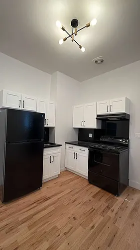 729 Essex St #1A Photo 1