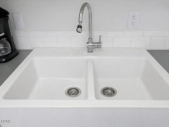 5th image of 101 Old Ferry Rd Unit 4C